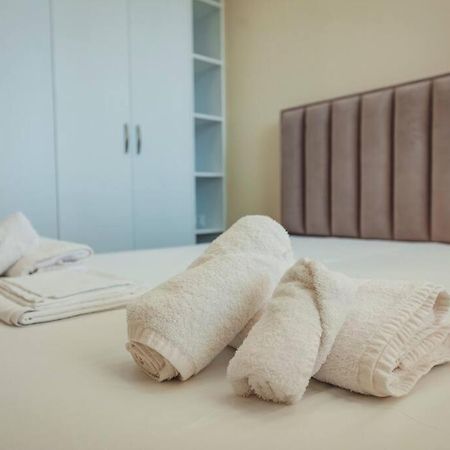 Luxury Apartment At Myslym Shyri Tiranë Eksteriør bilde