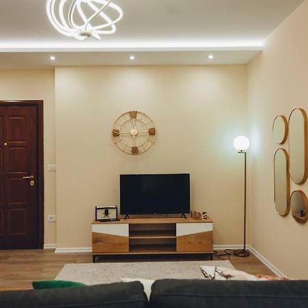Luxury Apartment At Myslym Shyri Tiranë Eksteriør bilde