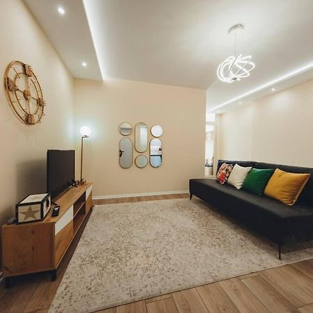 Luxury Apartment At Myslym Shyri Tiranë Eksteriør bilde