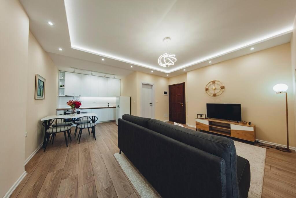 Luxury Apartment At Myslym Shyri Tiranë Eksteriør bilde